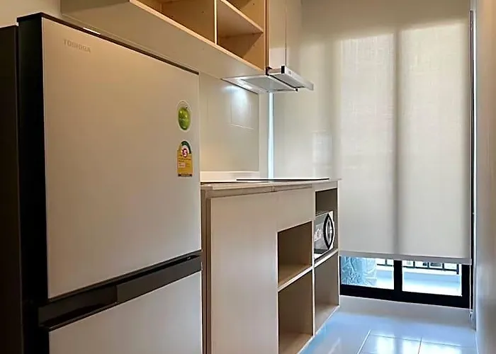 Sunny Kleen&cosy Near Bts Chokchai4 Station ホテル