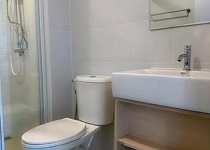 Sunny Kleen&cosy Near Bts Chokchai4 Station 4*